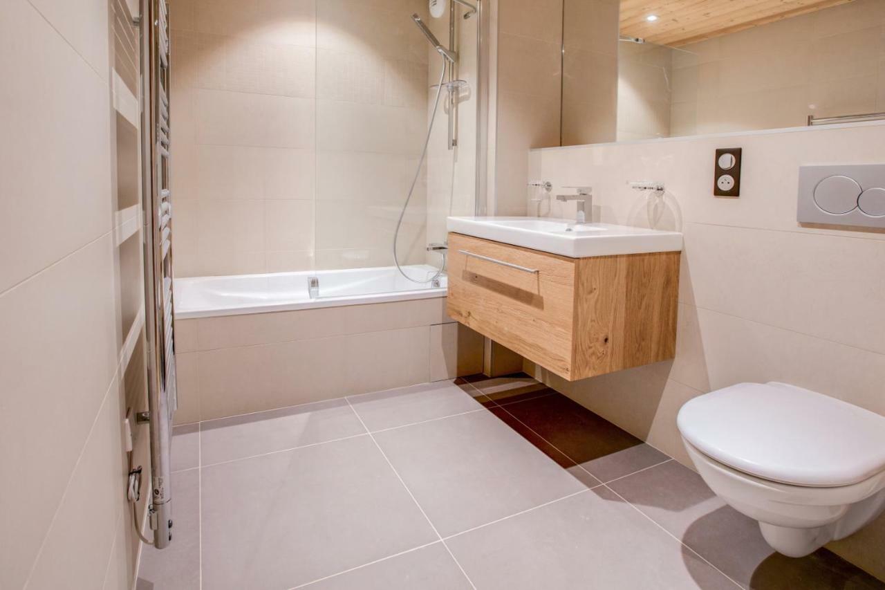 Les Roches Noires Villa Morzine Bagian luar foto